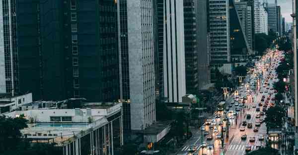 大数据算法中心：数据驱动世界的智慧引擎