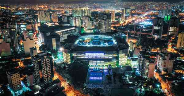 用AI技术复活赫本，AI复活亲人技术