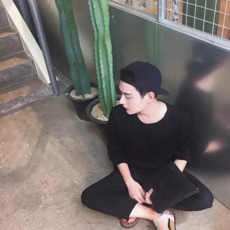 花雄彦瑾