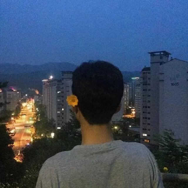 万骅晨婵