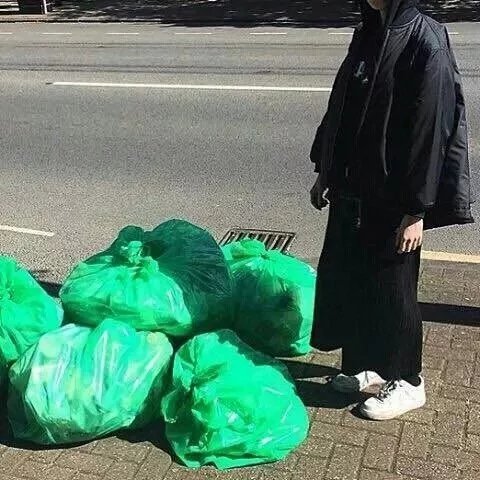 仲岩友义